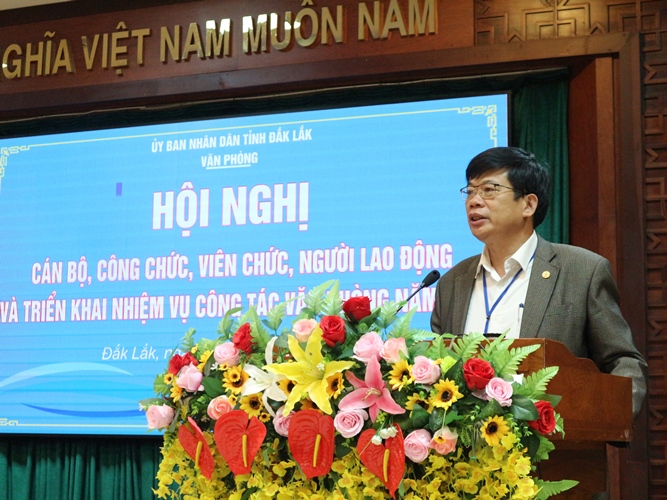 Đẩy mạnh việc trao đổi, sử dụng văn bản điện tử, thực hiện thủ tục hành chính, dịch vụ công trực tuyến thay thế văn bản giấy